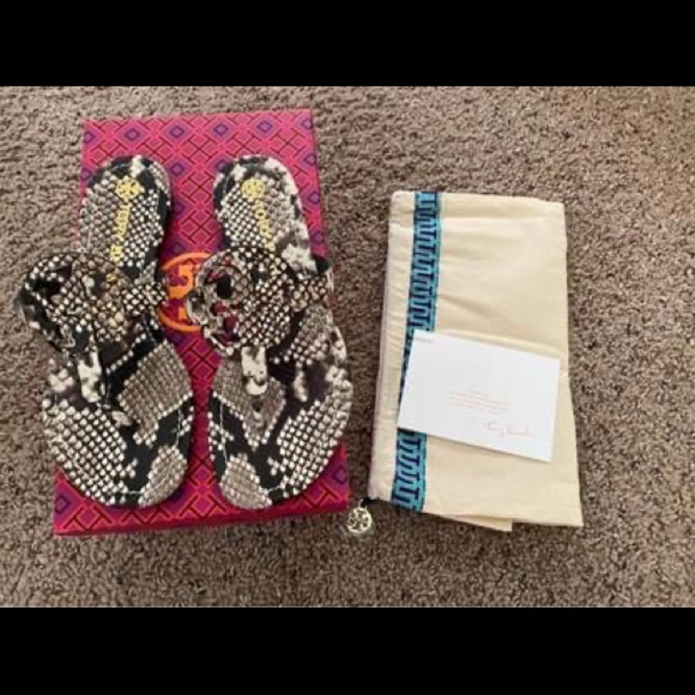 TORY BURCH MILLER Stamped Snake Printed💕